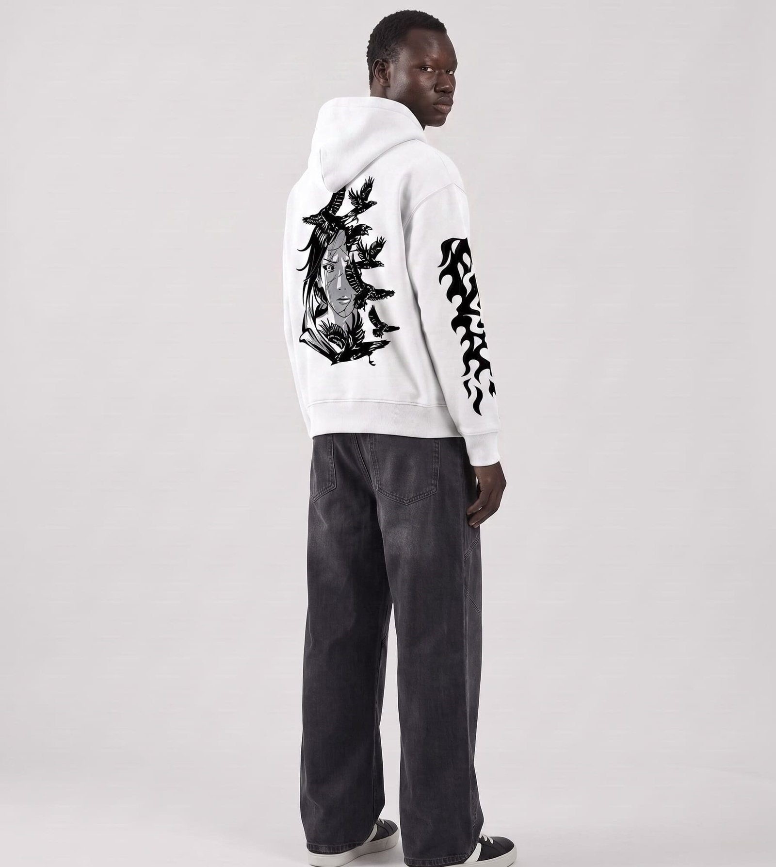21 (2) Itachi Hoodie / Naruto