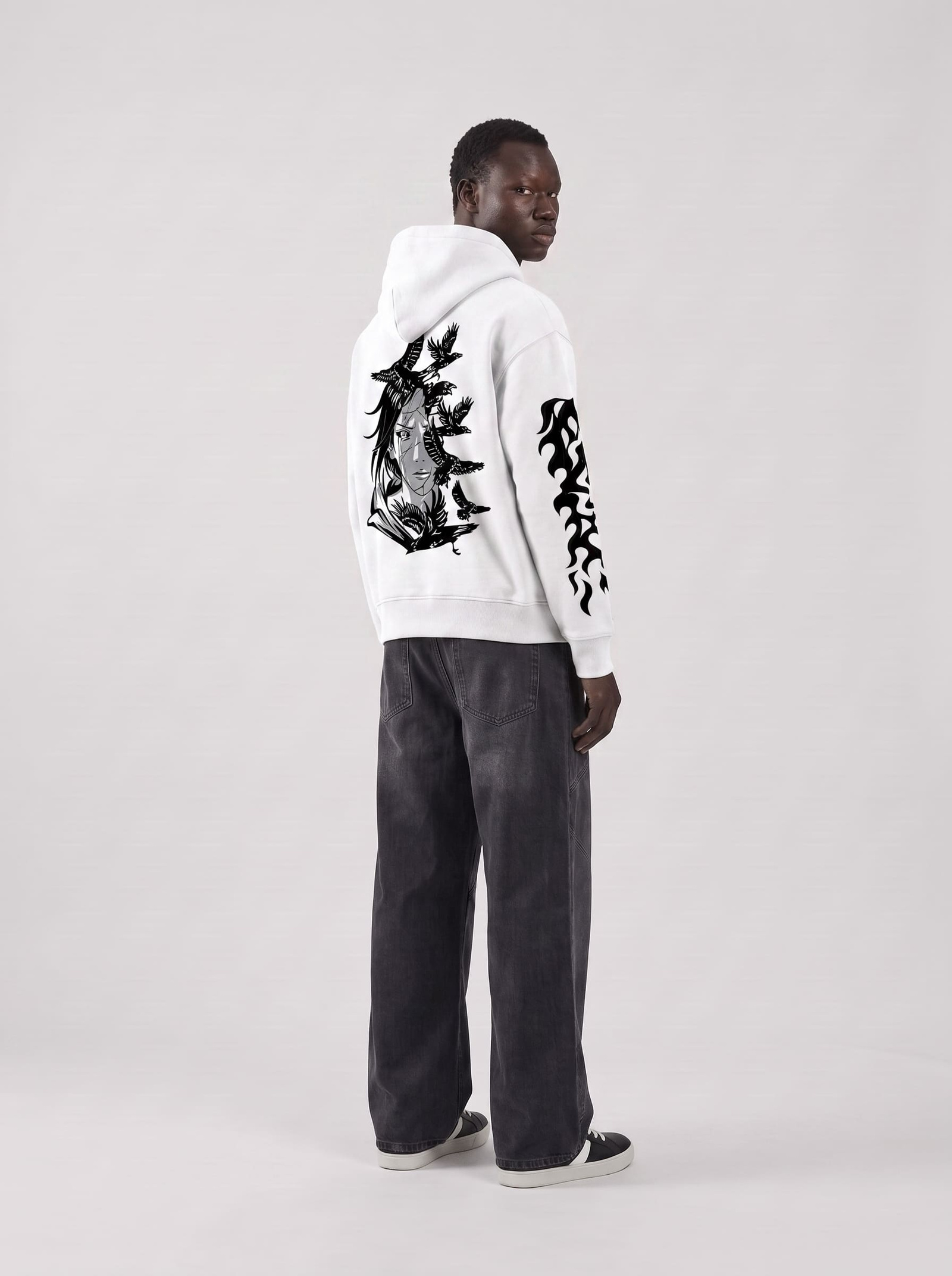 21 (2) Itachi Hoodie / Naruto