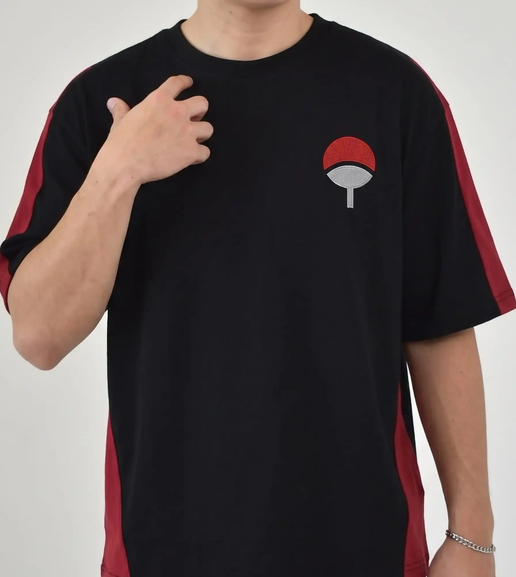 11 "UCHIHA" T-shirt
