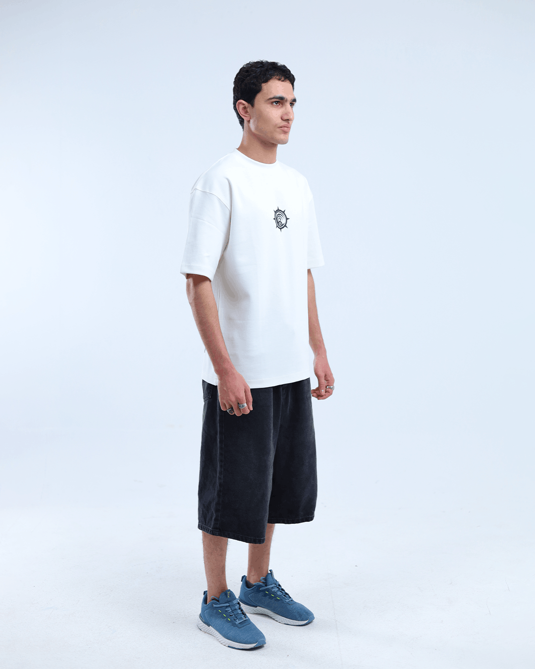 4 (37) Rudo T-shirt: Gachiakuta